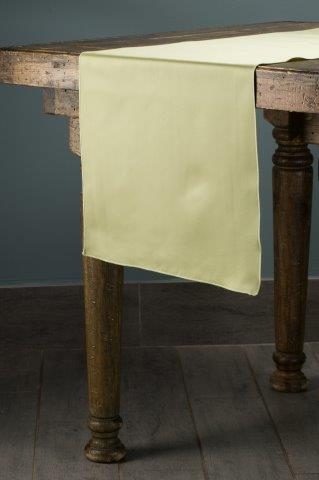 Matte Lamour Apple table runner